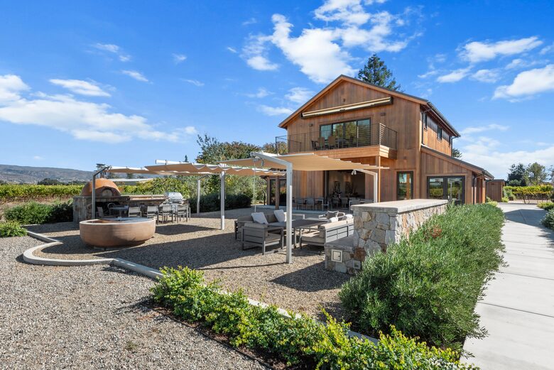 Napa Valley Escape in the Vineyards - Napa, California