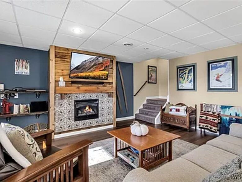 Elevated Mountain Hideaway Overlooking Holiday Valley - Ellicottville, New York