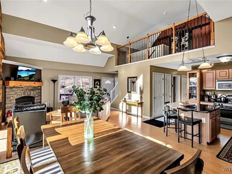 Elevated Mountain Hideaway Overlooking Holiday Valley - Ellicottville, New York