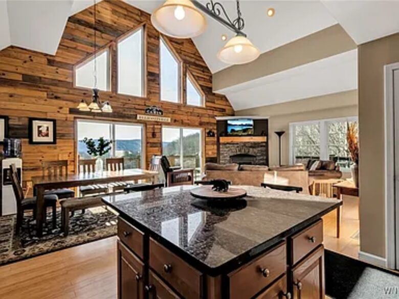 Elevated Mountain Hideaway Overlooking Holiday Valley - Ellicottville, New York