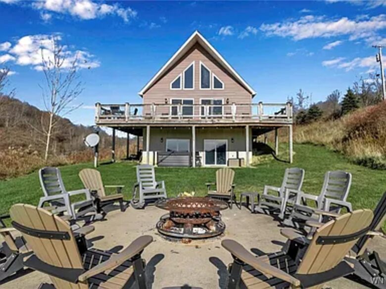 Elevated Mountain Hideaway Overlooking Holiday Valley - Ellicottville, New York