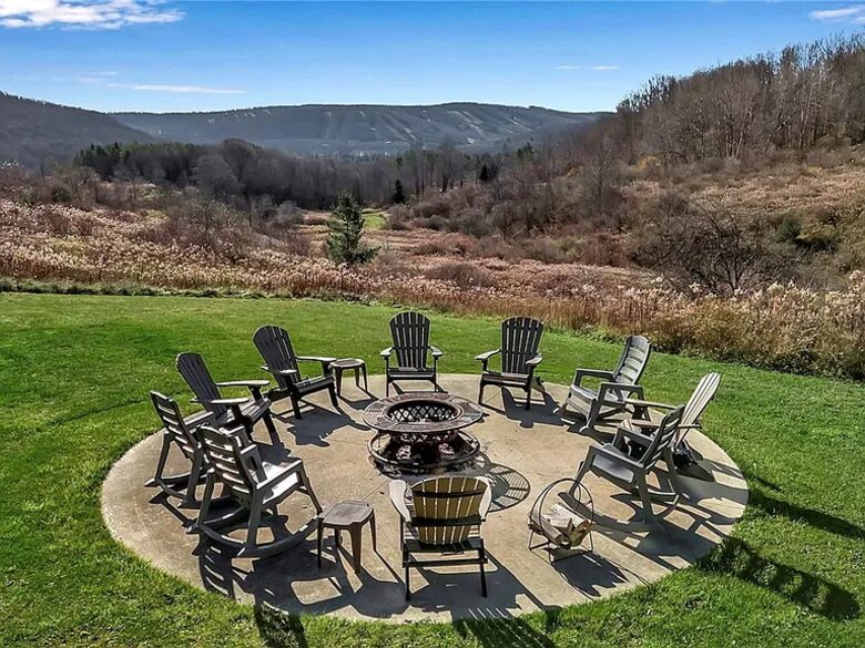 Elevated Mountain Hideaway Overlooking Holiday Valley - Ellicottville, New York