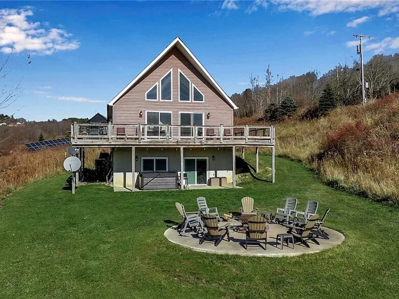 Elevated Mountain Hideaway Overlooking Holiday Valley - Ellicottville, New York