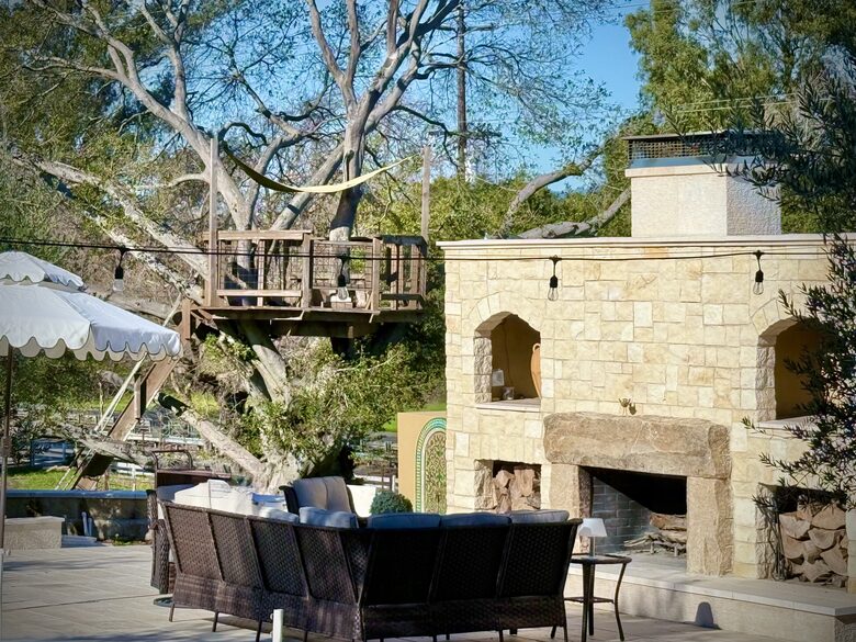 Petaluma One of a Kind Vineyard Residence - Petaluma, California