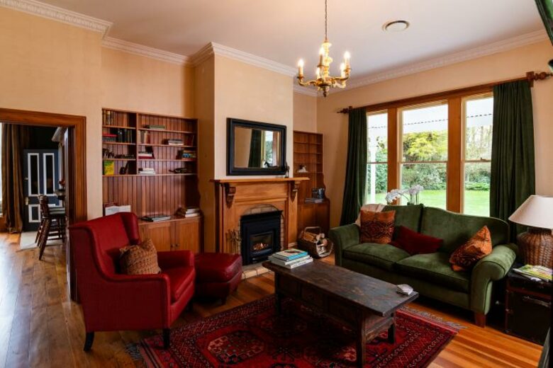Timeless Elegance in the Manawatū Countryside - Feilding, New Zealand
