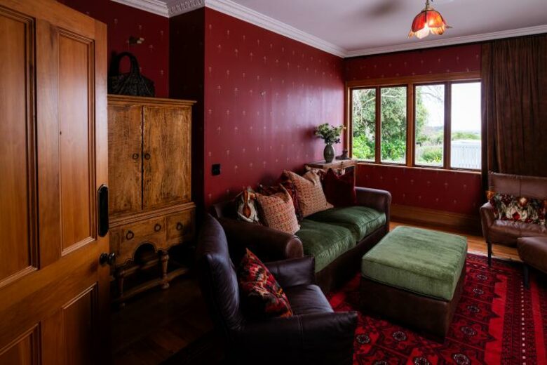 Timeless Elegance in the Manawatū Countryside - Feilding, New Zealand
