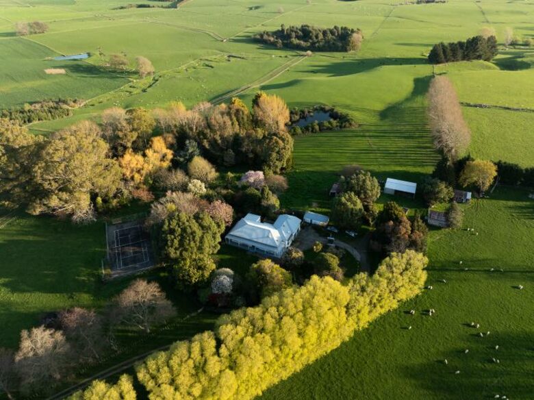 Timeless Elegance in the Manawatū Countryside - Feilding, New Zealand