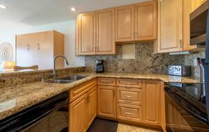 South Kihei Comfort: Steps from Kamaole Beach III - Kihei, Hawaii