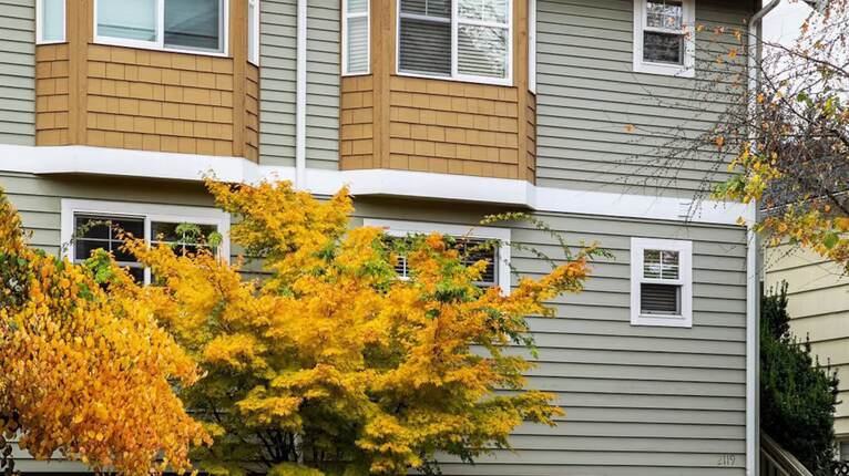 Stylish Magnolia Townhouse Near Discovery Park - Luxury Home Exchange ...