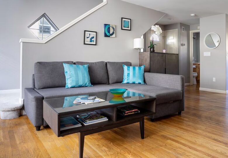 Stylish Magnolia Townhouse Near Discovery Park - Seattle, Washington