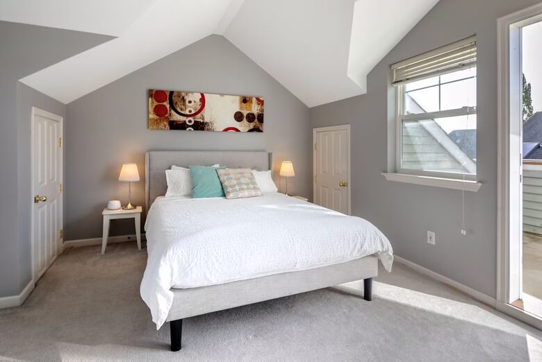Stylish Magnolia Townhouse Near Discovery Park - Seattle, Washington