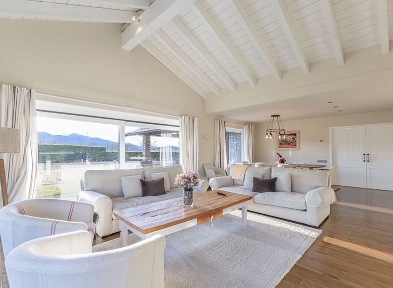 Elegant Mountain Retreat with Rustic Charm - Prats I Sansor, Llerida, Spain