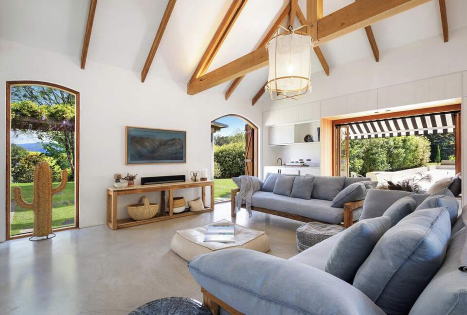 Serene Federal Villa with Expansive Outdoor Living - Goonengerry, Australia