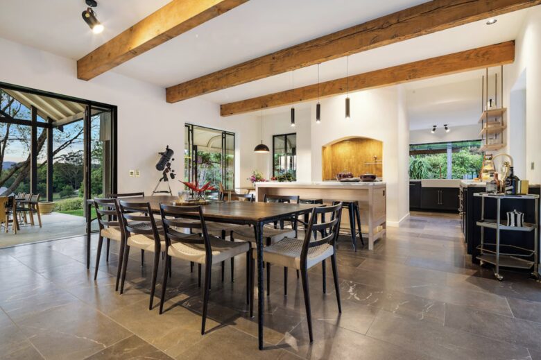 Serene Federal Villa with Expansive Outdoor Living - Goonengerry, Australia