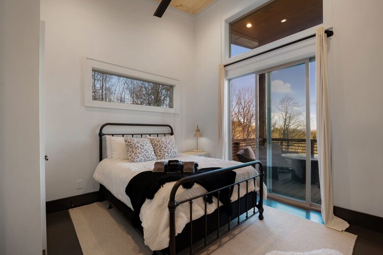 Modern Blue Ridge Retreat with Stunning Mountain Views - Blue Ridge, Georgia