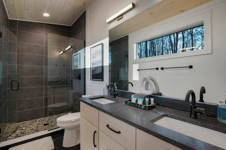 Modern Blue Ridge Retreat with Stunning Mountain Views - Blue Ridge, Georgia