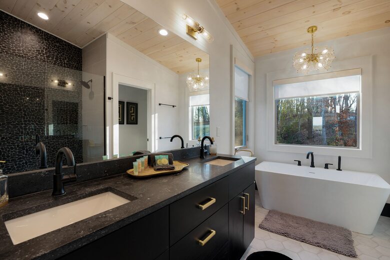 Modern Blue Ridge Retreat with Stunning Mountain Views - Blue Ridge, Georgia
