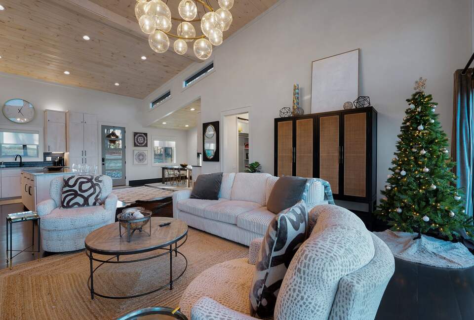 Modern Blue Ridge Retreat with Stunning Mountain Views - Blue Ridge, Georgia