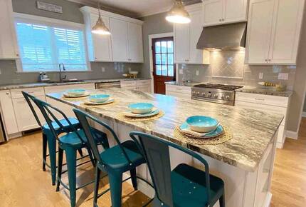 Charming Beach Escape with Lakeview Porch | 1 Block to Jenk Boardwalk - Point Pleasant Beach, New Jersey