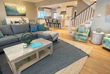 Charming Beach Escape with Lakeview Porch | 1 Block to Jenk Boardwalk - Point Pleasant Beach, New Jersey