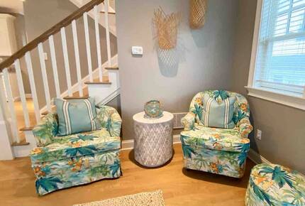 Charming Beach Escape with Lakeview Porch | 1 Block to Jenk Boardwalk - Point Pleasant Beach, New Jersey