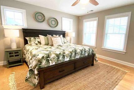 Charming Beach Escape with Lakeview Porch | 1 Block to Jenk Boardwalk - Point Pleasant Beach, New Jersey