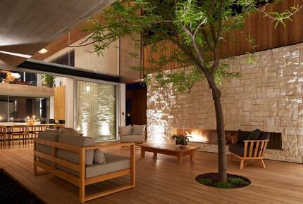 Architectural Brilliance Overlooking the Swan River - Perth, Australia