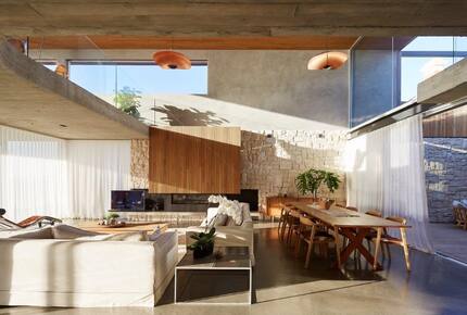 Architectural Brilliance Overlooking the Swan River - Perth, Australia