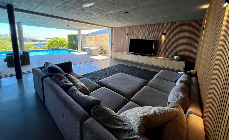 Architectural Brilliance Overlooking the Swan River - Perth, Australia