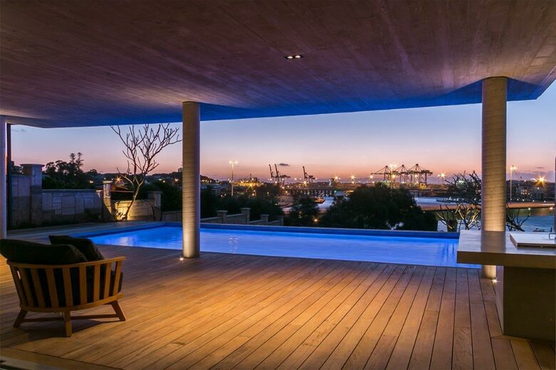 Architectural Brilliance Overlooking the Swan River - Perth, Australia