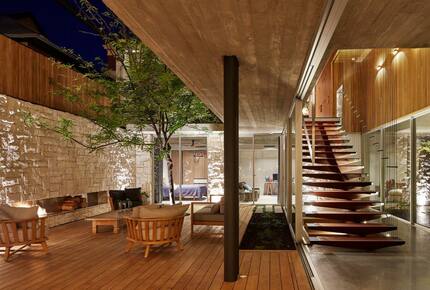 Architectural Brilliance Overlooking the Swan River - Perth, Australia