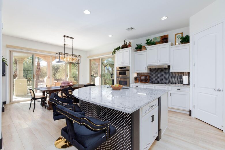 Kitchen / Dining Room