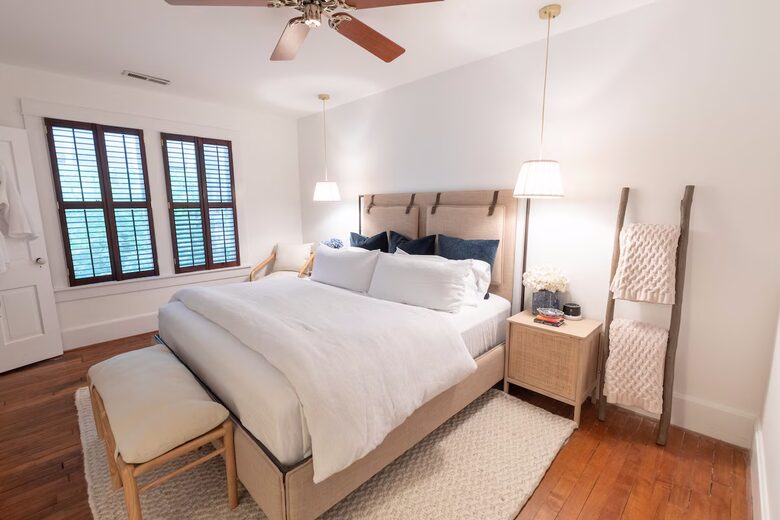 Hydrangea Room - 1 King