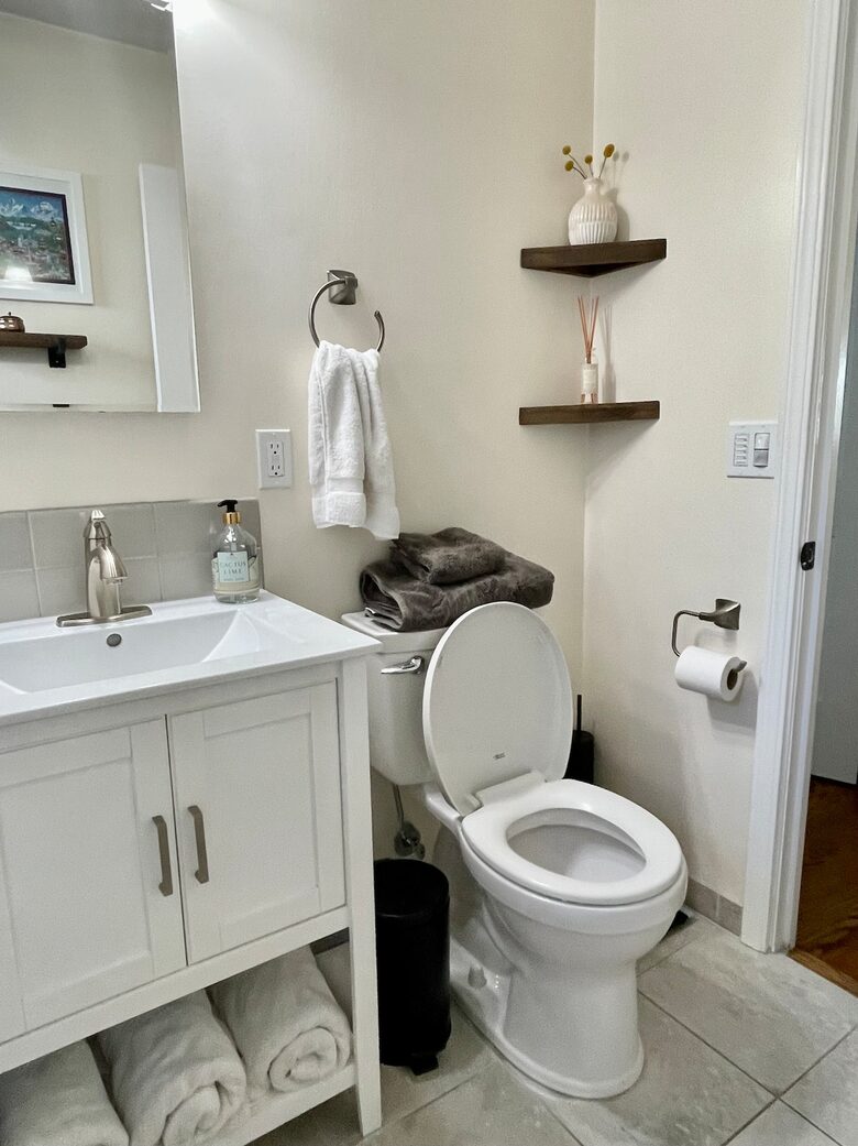 Elegant Family Home Near Berkeley & San Francisco - El Cerrito, California