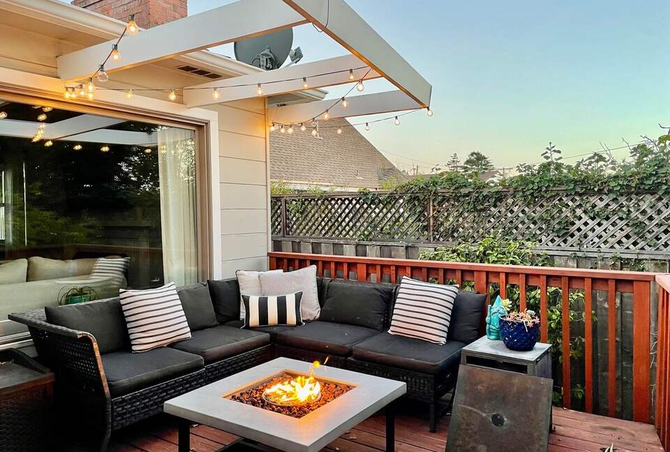Elegant Family Home Near Berkeley & San Francisco - El Cerrito, California