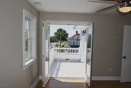 Charming Beach Escape with Lakeview Porch | 1 Block to Jenk Boardwalk - Point Pleasant Beach, New Jersey