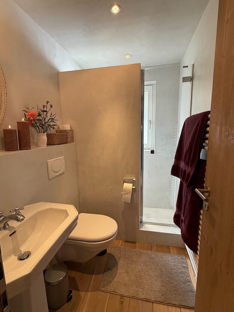 Bathroom 2