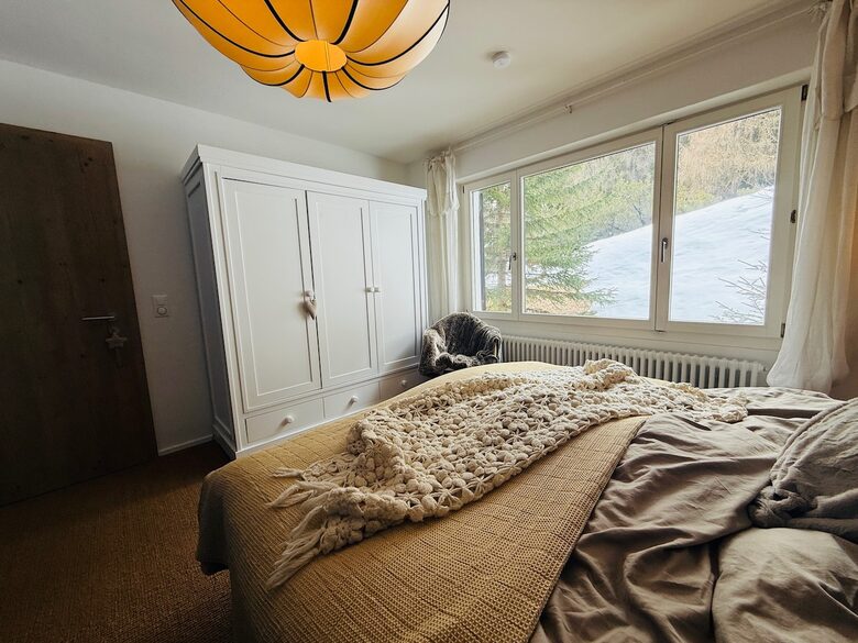 Bedroom 2, Kingsize 180 cm bed and bunk bed