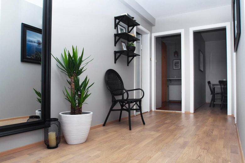 Charming Akureyri 2BD Apartment with Fjord Views - Akureyri, Iceland