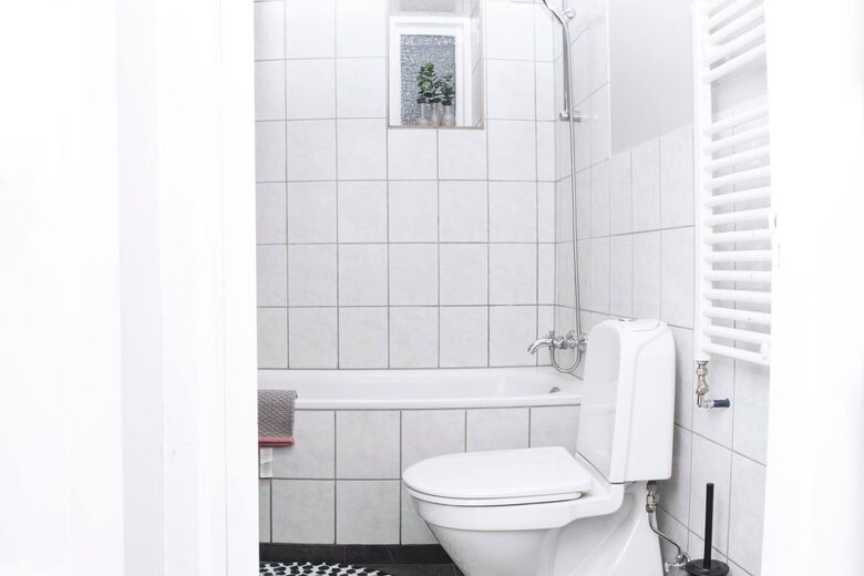 Charming Akureyri 2BD Apartment with Fjord Views - Akureyri, Iceland