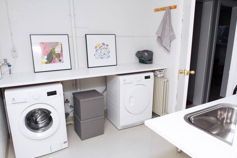 Charming Akureyri 2BD Apartment with Fjord Views - Akureyri, Iceland