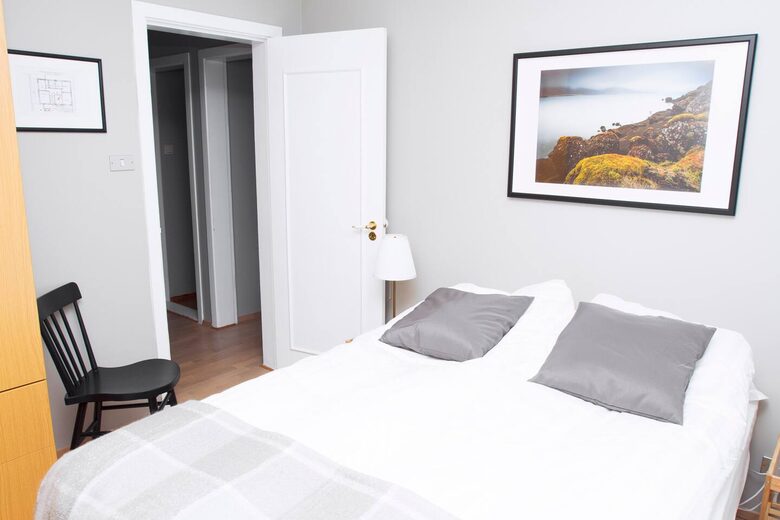 Charming Akureyri 2BD Apartment with Fjord Views - Akureyri, Iceland