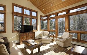 Contemporary Elegance with Mountain Views | Close to Aspen Core