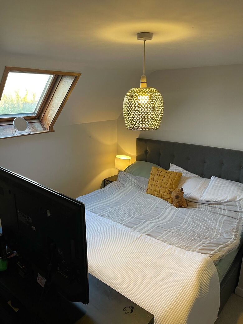 Charming Welsh Barn Retreat with Countryside Views - Llanddewi Rhydderch, United Kingdom