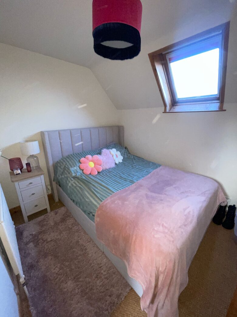 Charming Welsh Barn Retreat with Countryside Views - Llanddewi Rhydderch, United Kingdom