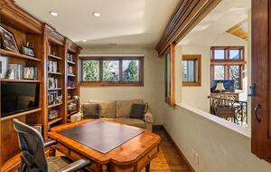Contemporary Elegance with Mountain Views | Close to Aspen Core
