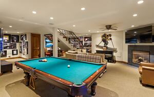 Contemporary Elegance with Mountain Views | Close to Aspen Core