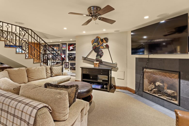 Contemporary Elegance with Mountain Views | Close to Aspen Core - Aspen, Colorado