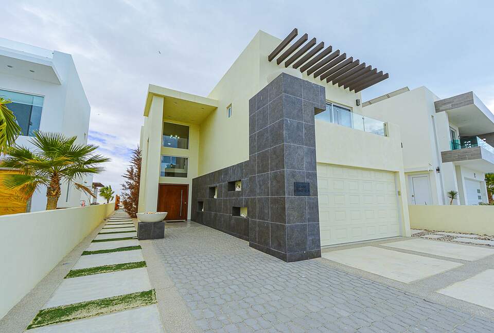 Exclusive Retreat with Private Pool, Dock & Panoramic Views - Puerto Peñasco, Mexico