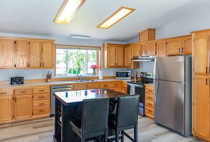 Country Charm Meets City Access in the Willamette Valley - Corvallis, Oregon